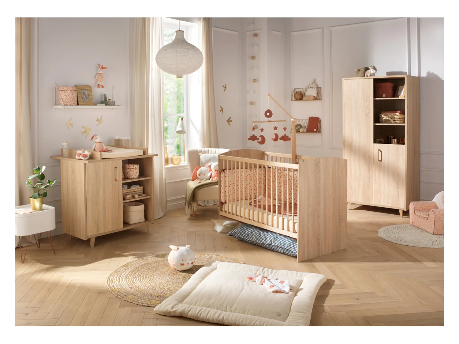 Chambre bébé complète: lit 120x60, commode à langer et armoire 1 grande porte et 1 petite porte avec niches SAM - Sauthon