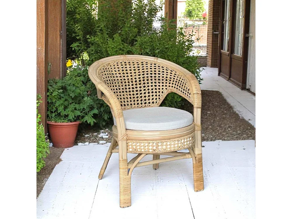 Poltrona Amanda in vimini naturale con paglia di vienna e cuscino in omaggio