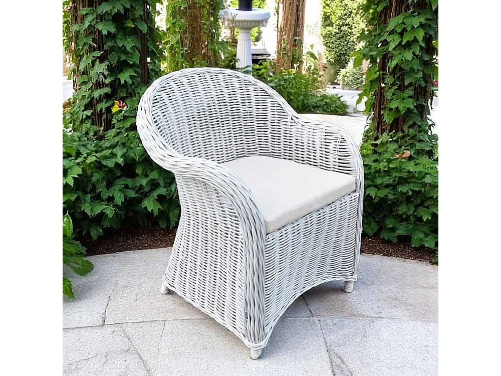 Fauteuil Roma en rotin naturel tressé blanc avec coussin offert
