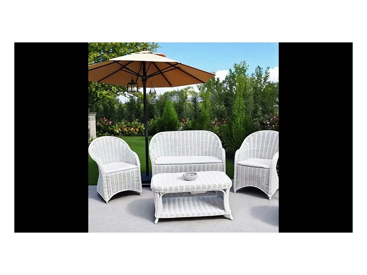 Salon Rome avec 1 canapé 2 fauteuils 1 table basse en rotin tressé blanc