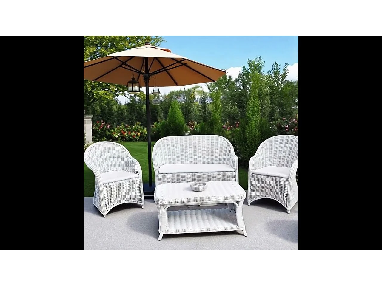 Salon Rome avec 1 canapé 2 fauteuils 1 table basse en rotin tressé blanc