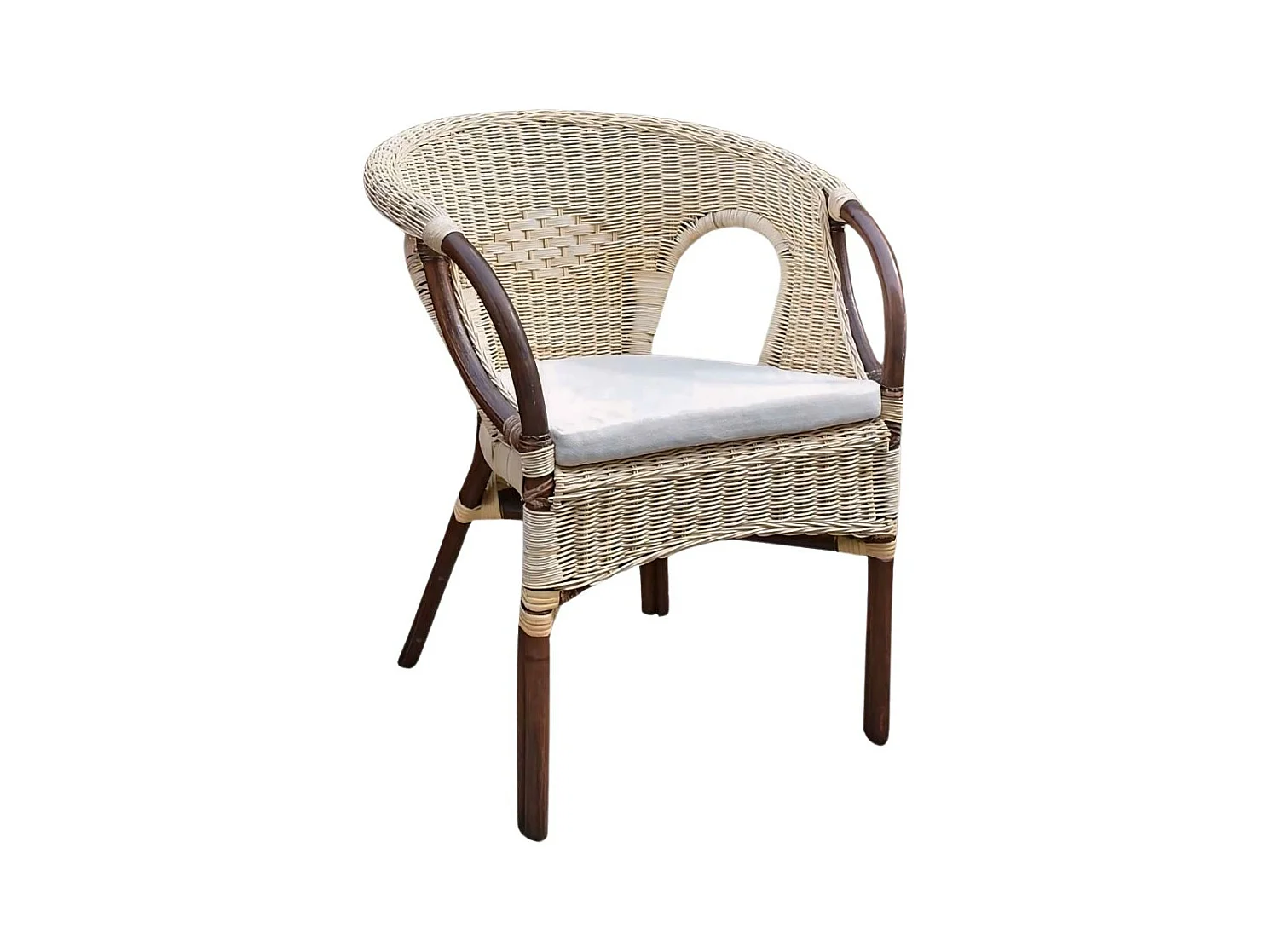 Salon Mandolino en osier de noyer avec 1 canapé, 2 fauteuils, 1 table basse