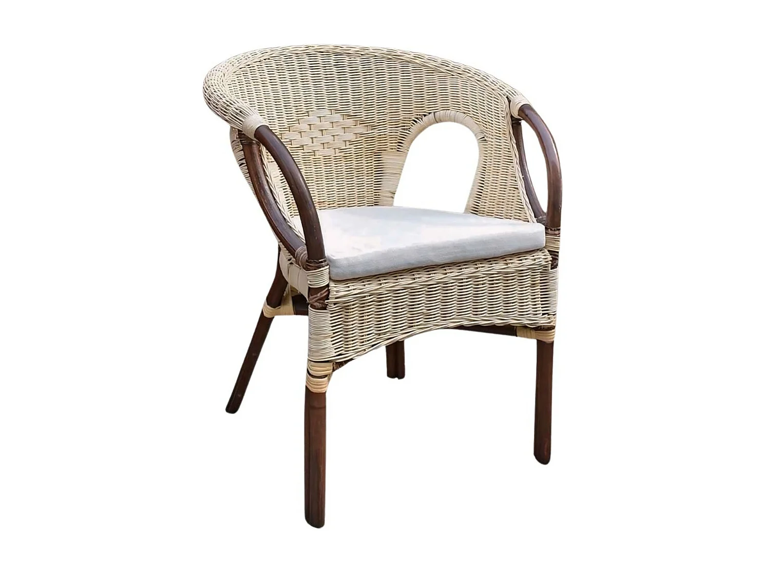 Woonkamer Mandolino in walnootriet met 1 bank, 2 fauteuils, 1 salontafel