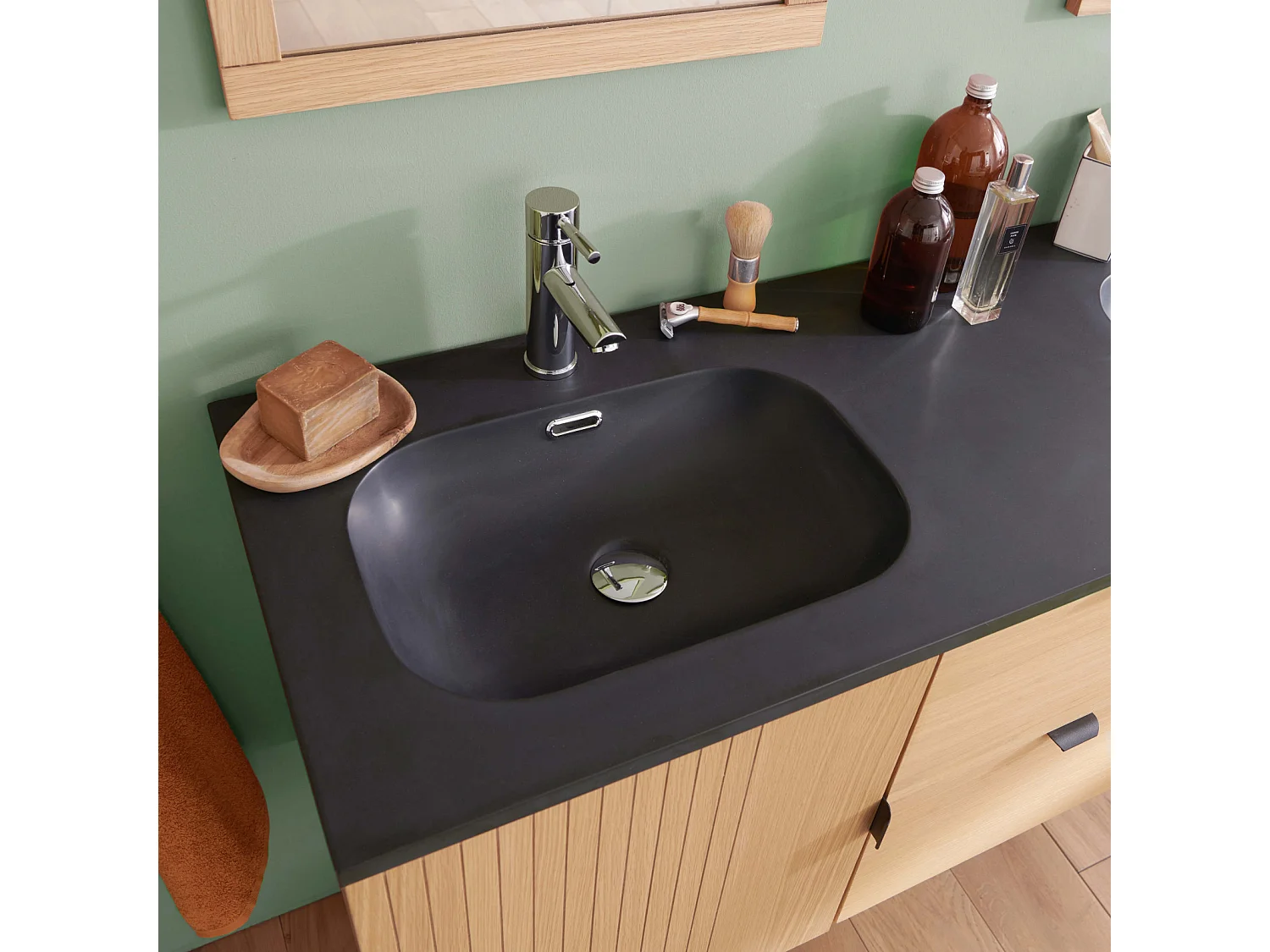 Doppelwaschtisch + Spiegel + STUDIO-Säule