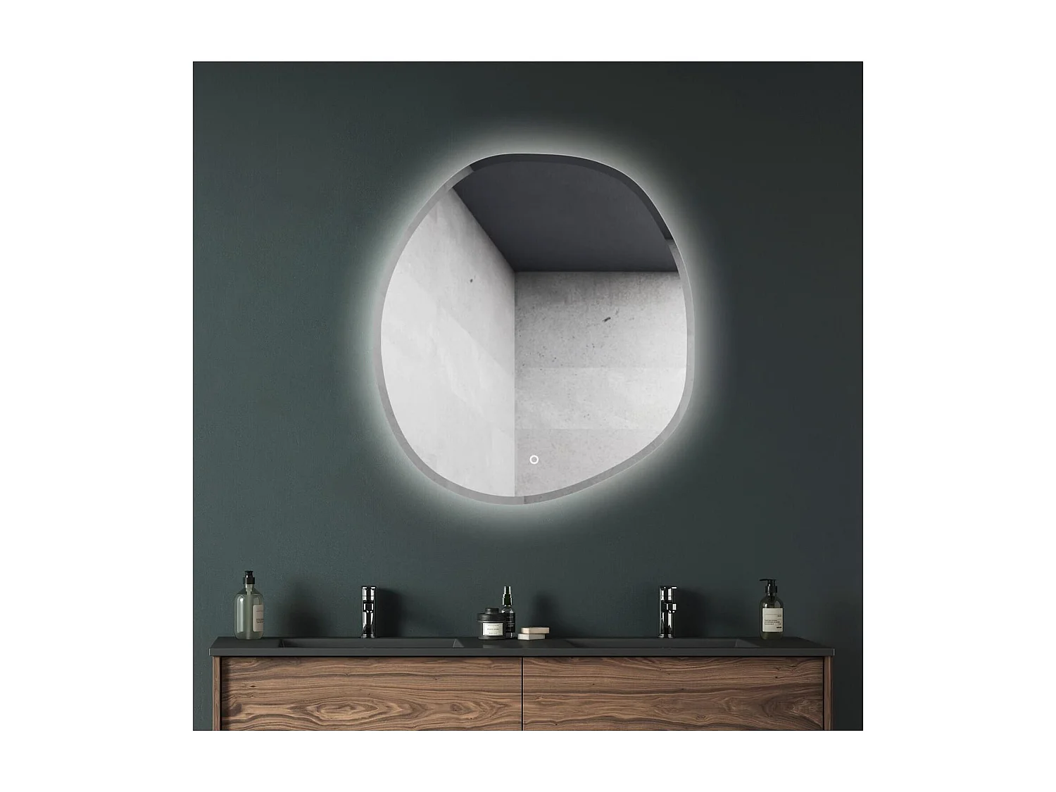 Espelho LED orgânico D60/80cm em vidro prateado FLUEA