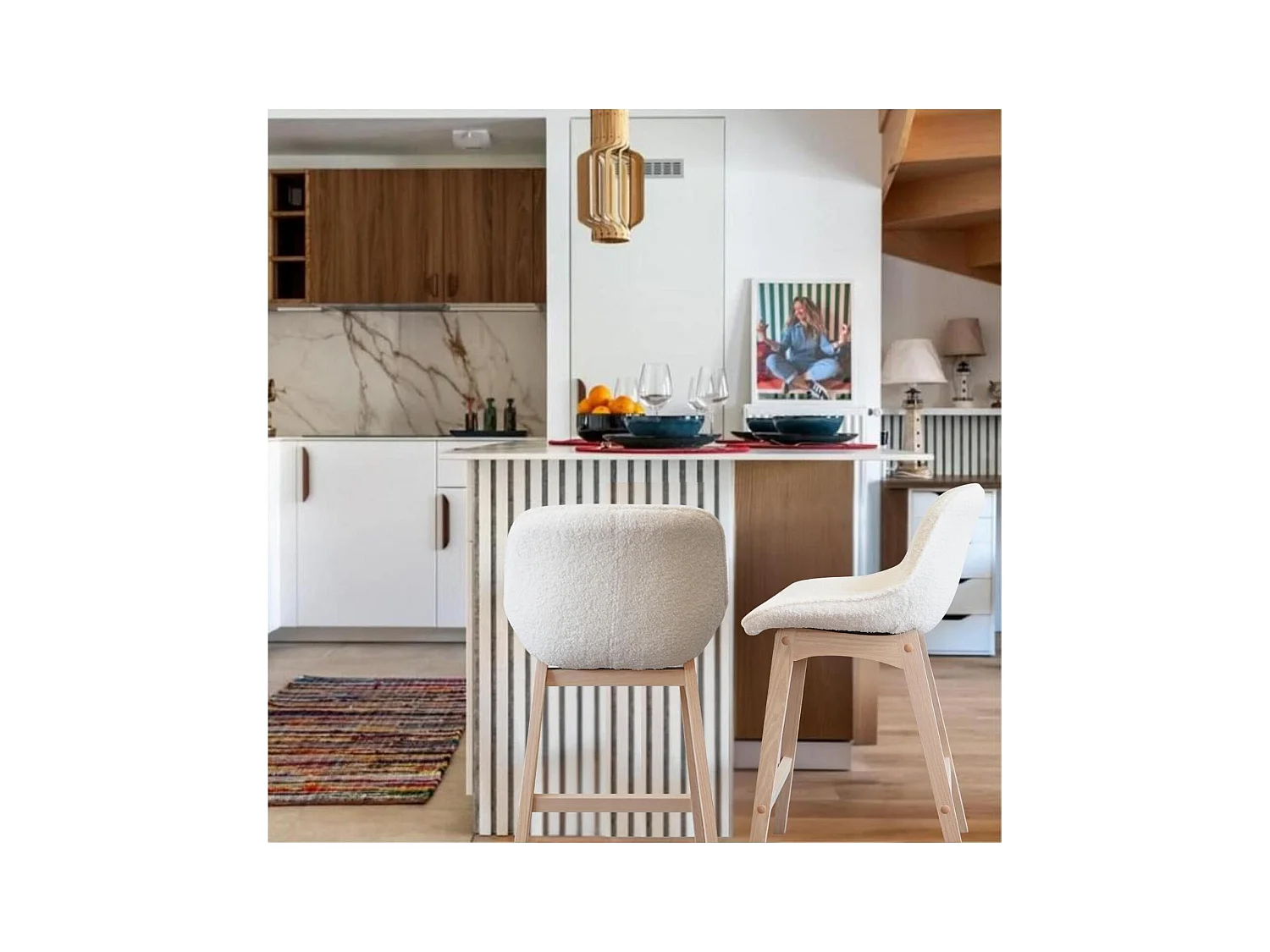 Lot de chaises d'îlot et bar en chêne et assise tissu bouclette H65cm