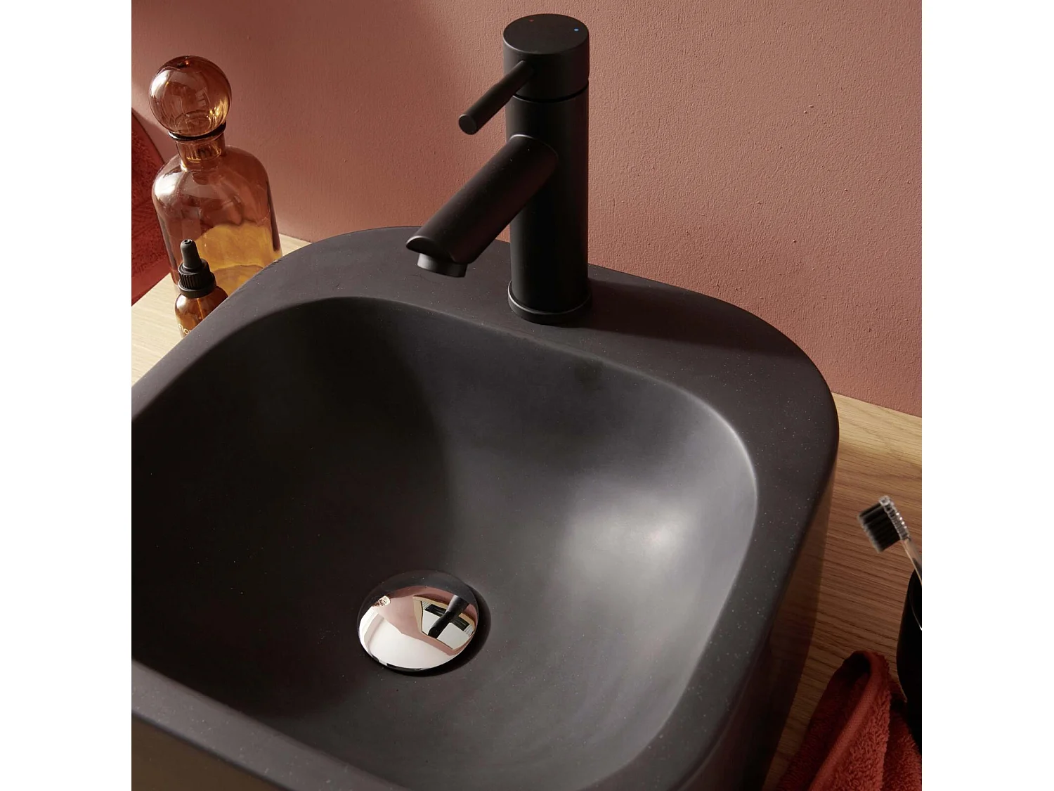 Lavatório oval sem rebordo em resina 37 cm SIAN Preto