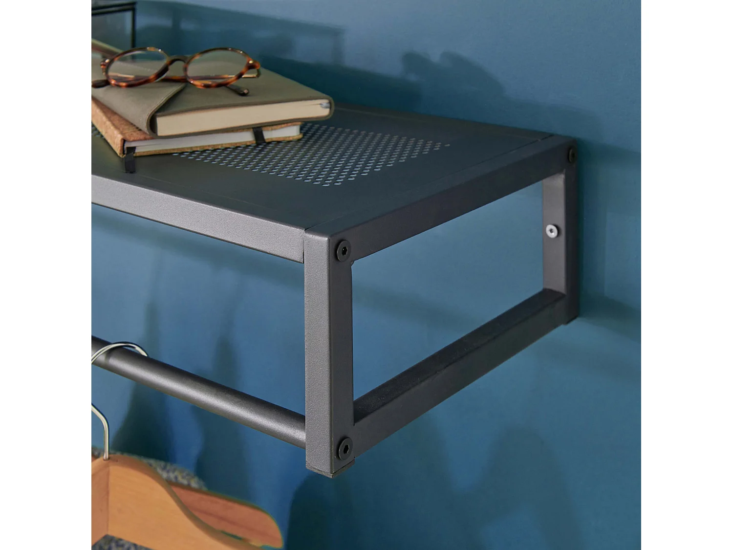 Etagère penderie murale métal noir 90x28,5cm