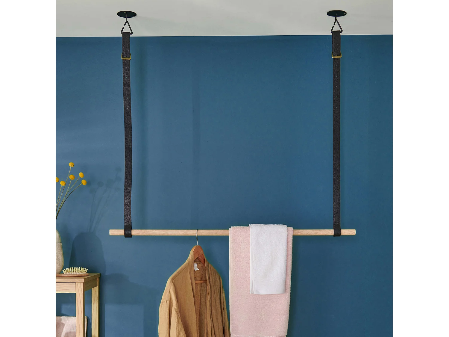 Penderie suspendue bois L100cm noir avec lanières cuir VIKY