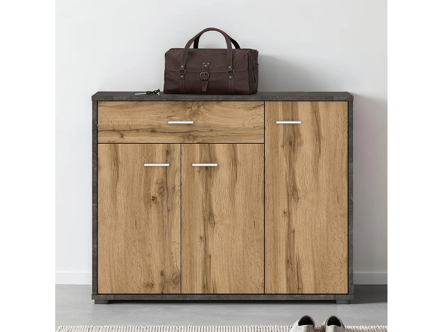 Meuble à chaussures CAMILLE en bois coloris béton foncé et chêne wotan, commode de rangement avec 1 tiroir et 3 portes