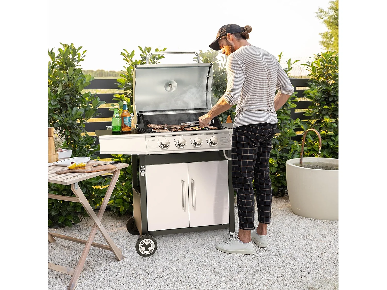 Barbecue Gaz Royal Gourmet à 4+1 Brûleurs Puissance 14,5kW - Argent - 122 x 57 x 112 cm