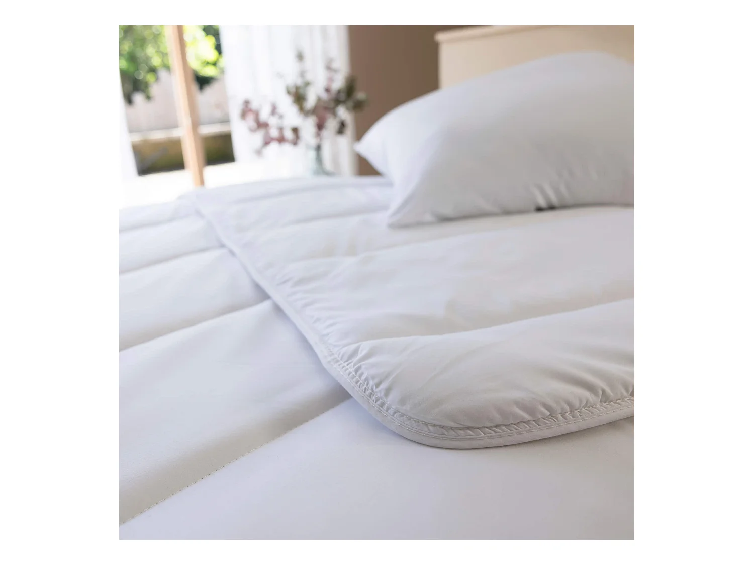 Pack couette été et oreiller moelleux 260x240 cm