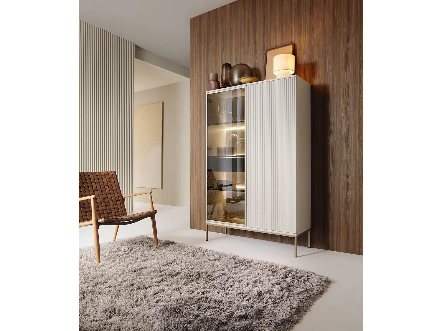 Hoge vitrinekast met 2 deuren - 104 cm - grijs - TOSENA