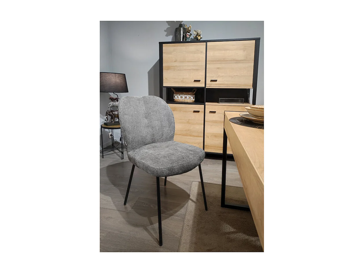 Chaise rembourré tissu gris doux et pieds métal noir - LEONA