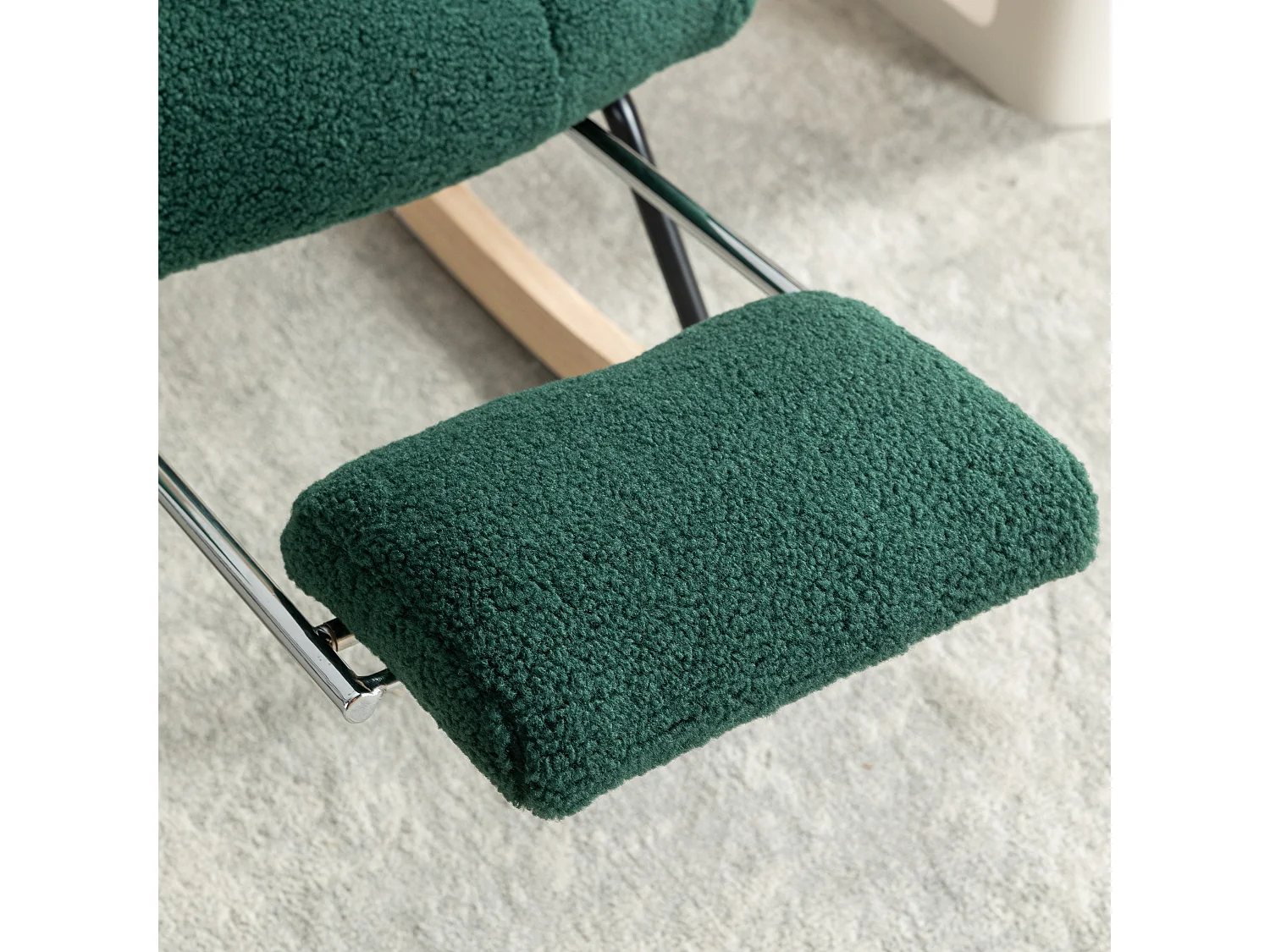 Fauteuil à bascule avec accoudoir et repose-pieds extractible, en tissu teddy vert