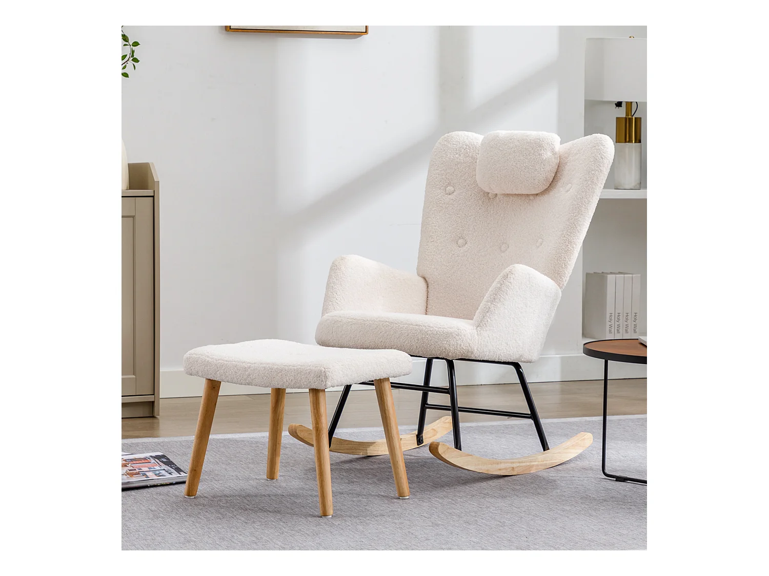 Fauteuil à bascule avec appui-tête et tabouret en tissu teddy blanc