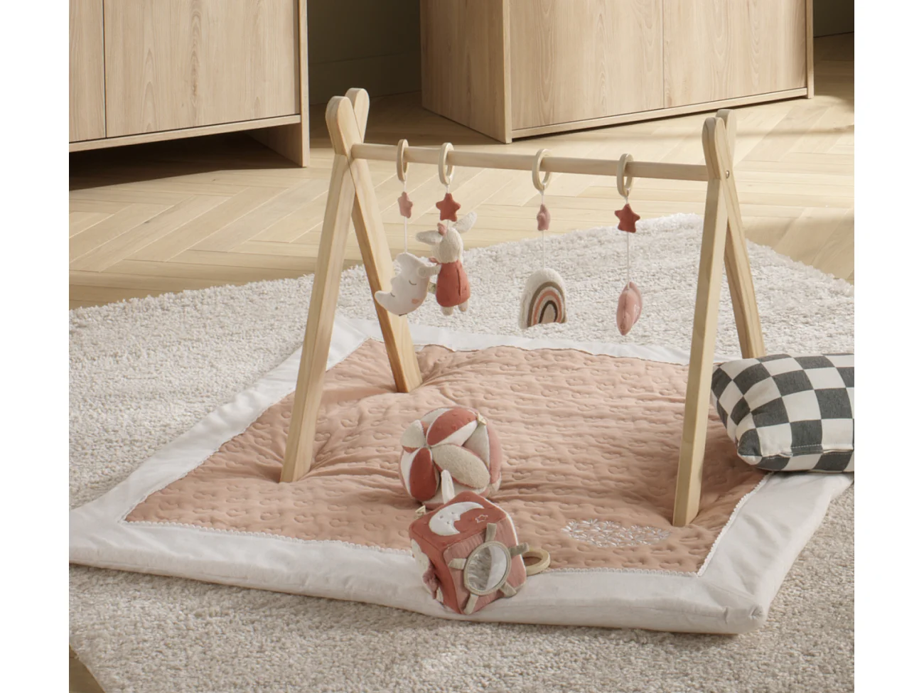 Cube d'activités bébé en coton bio PETIT COEUR - Sauthon