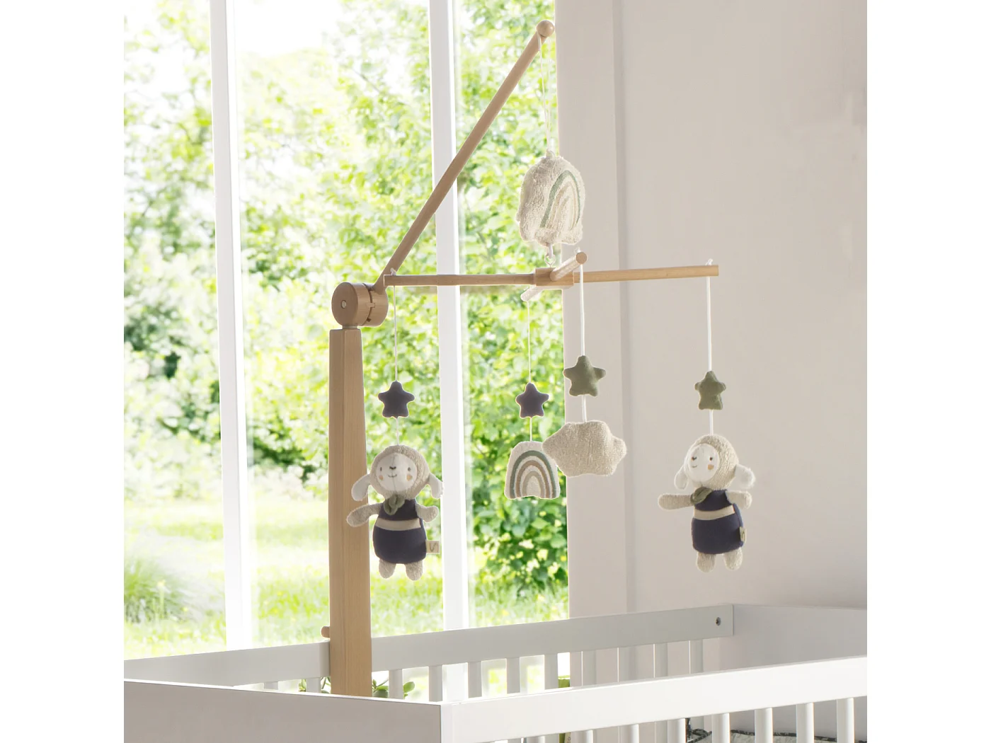 Mobile musical en bois avec jouets en coton PETIT NUAGE - Sauthon