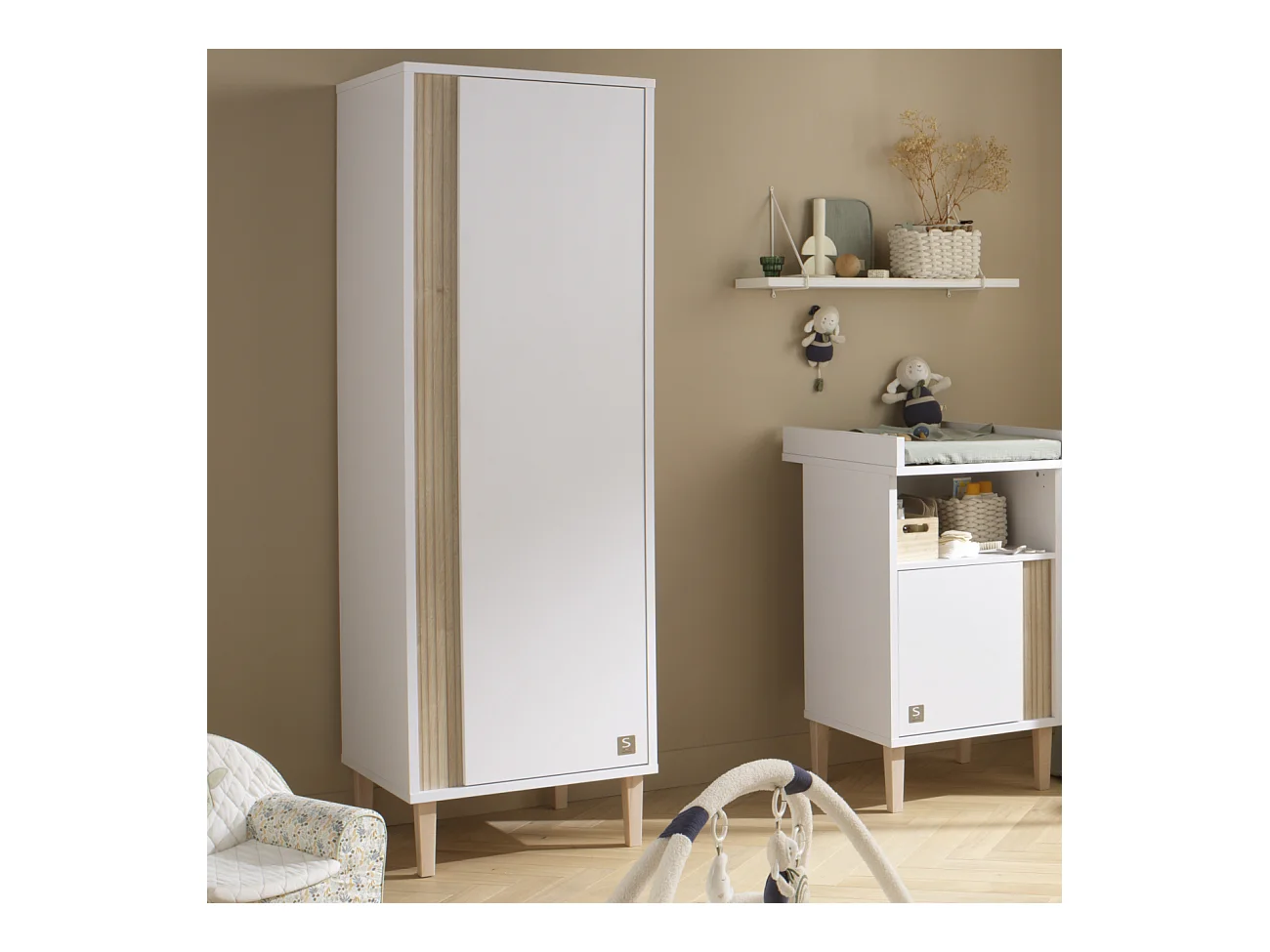 Armoire 1 porte détail imitation bois texturé et pieds bois PALOMA - Sauthon