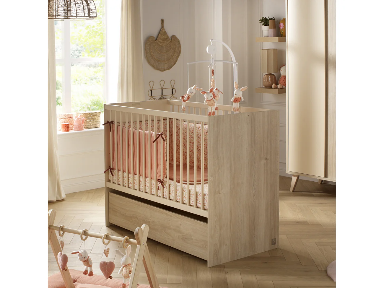 Lettino 120x60 evolutivo in 90x190 con testate in pannelli effetto legno