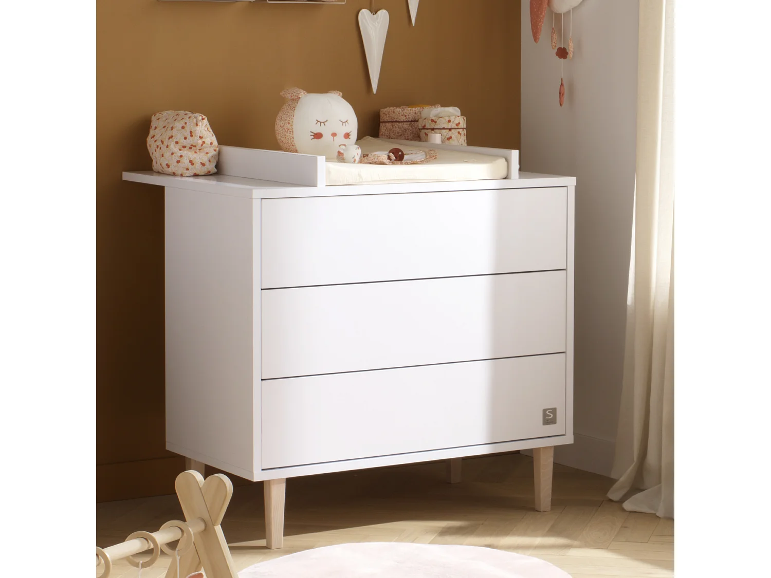 Chambre bébé évolutive Paloma, Lit 120x60 évolutif et Commode à langer 3 tiroirs - Chêne sépia PALOMA - Sauthon