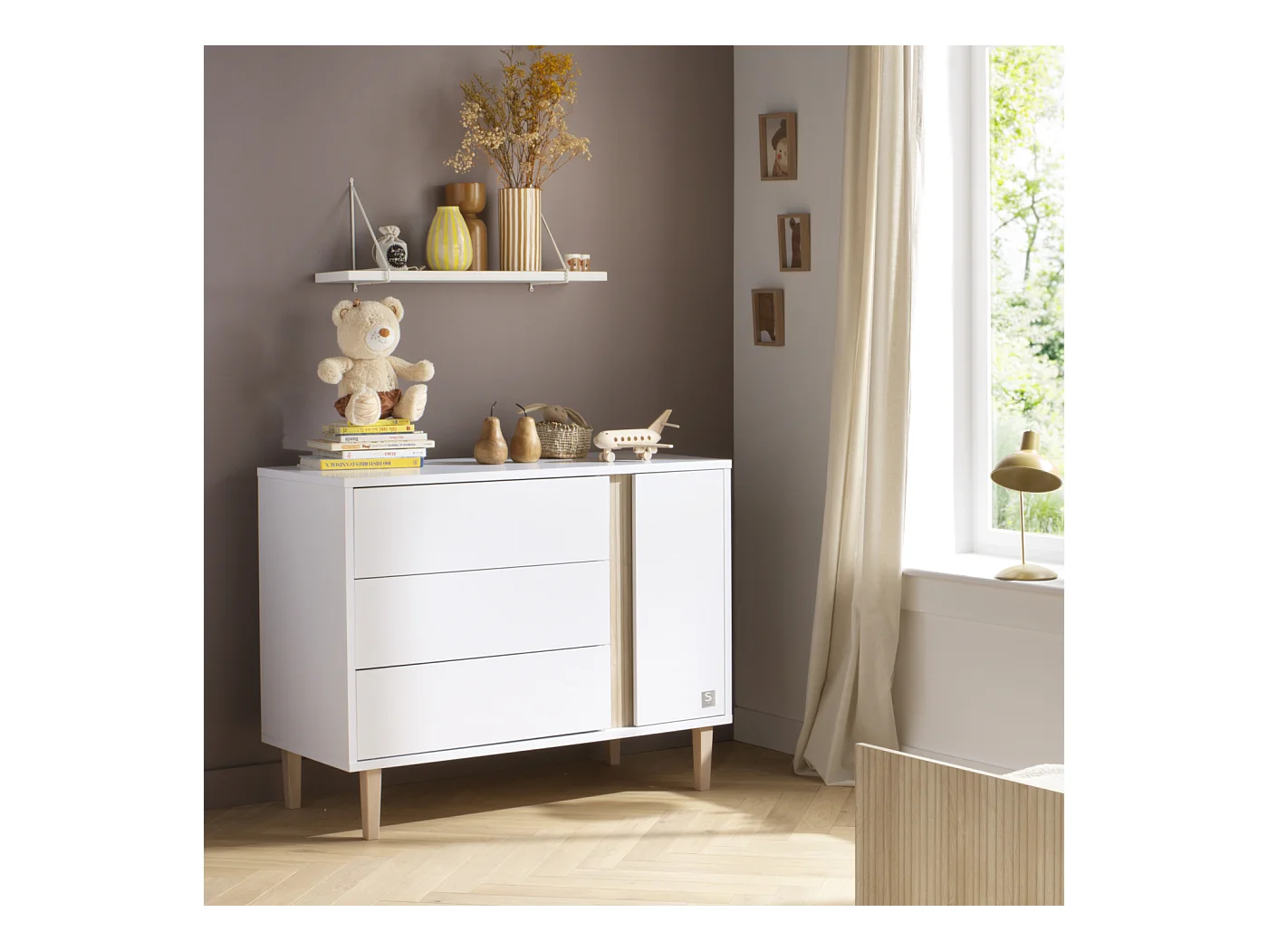 Chambre bébé évolutive Paloma, Lit 140x70 évolutif et Commode à langer 3 tiroirs et 1 porte - Chêne sépia PALOMA - Sauthon