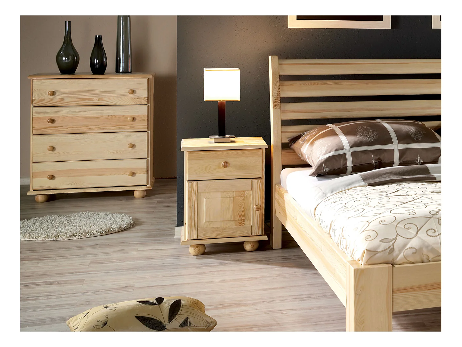 Szafka nocna z drewna litego, sosnowa z szufladą i drzwiczkami L OLIVER