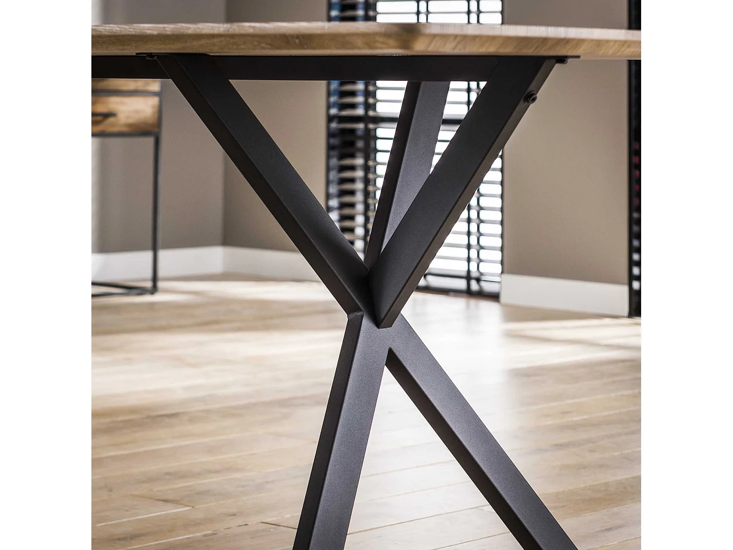 Table à manger plateau ovale - Table à manger Chêne Antique Wash - Structure métal noir - Pour 6 personnes - 190x90cm