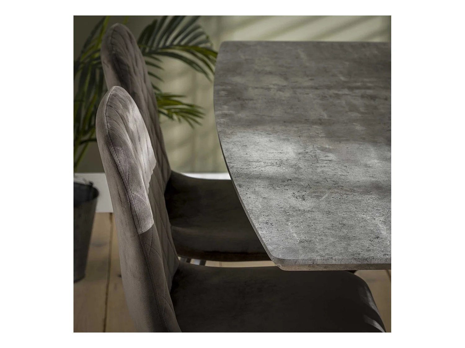 Industriele Eetkamertafel - Ovaal Blad - Zwart Gepoedercoat Frame - 160x90x76