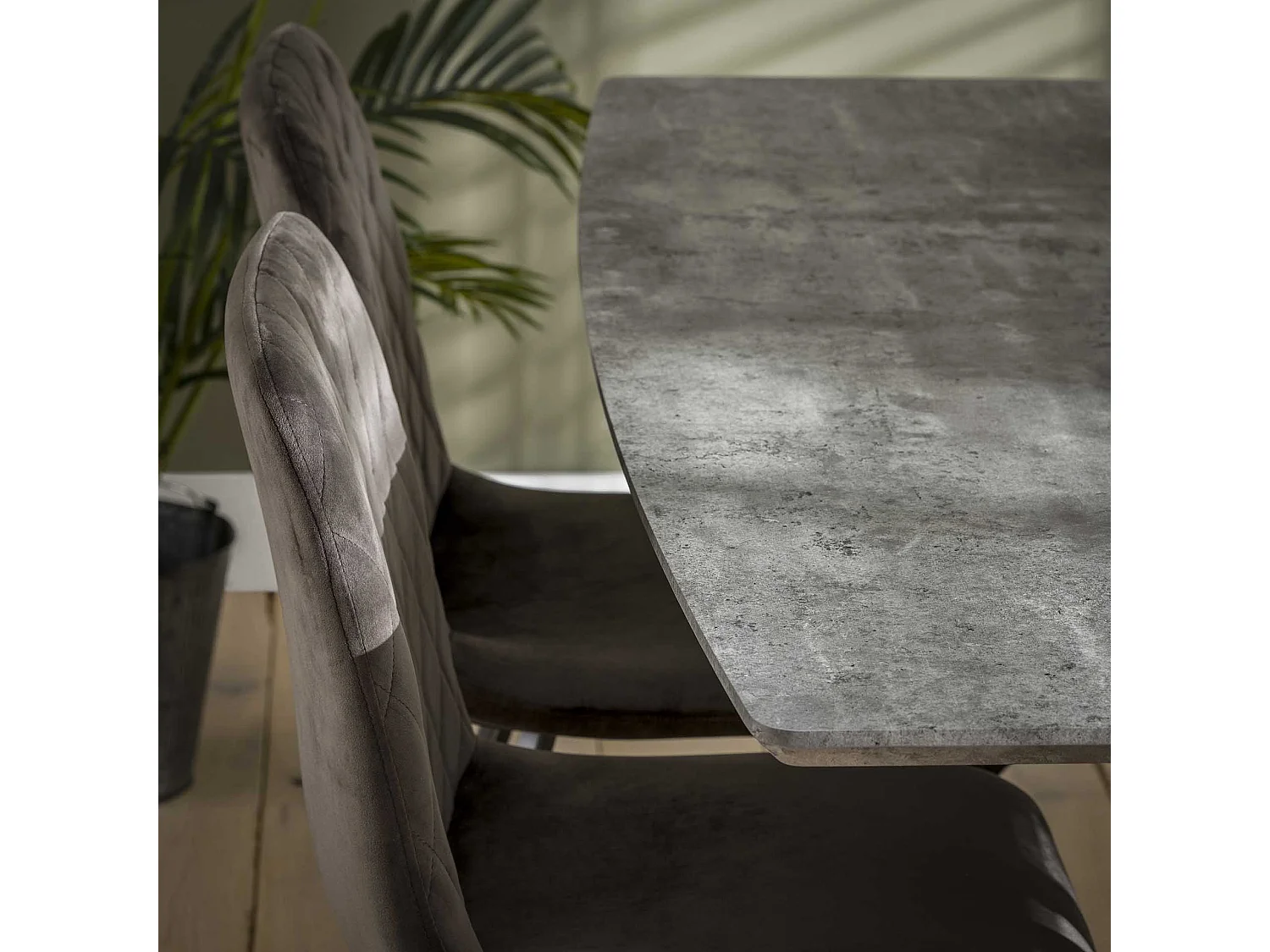 Table à manger industrielle - Plateau ovale - Cadre thermolaqué noir - 160 x 90 x 76 cm