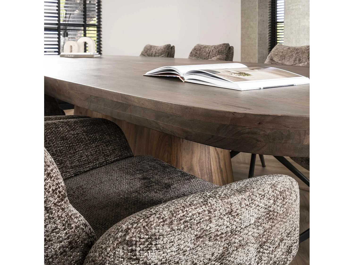 Esstisch 300 Arcadia Oval - Massiv Akazie Drift Brown