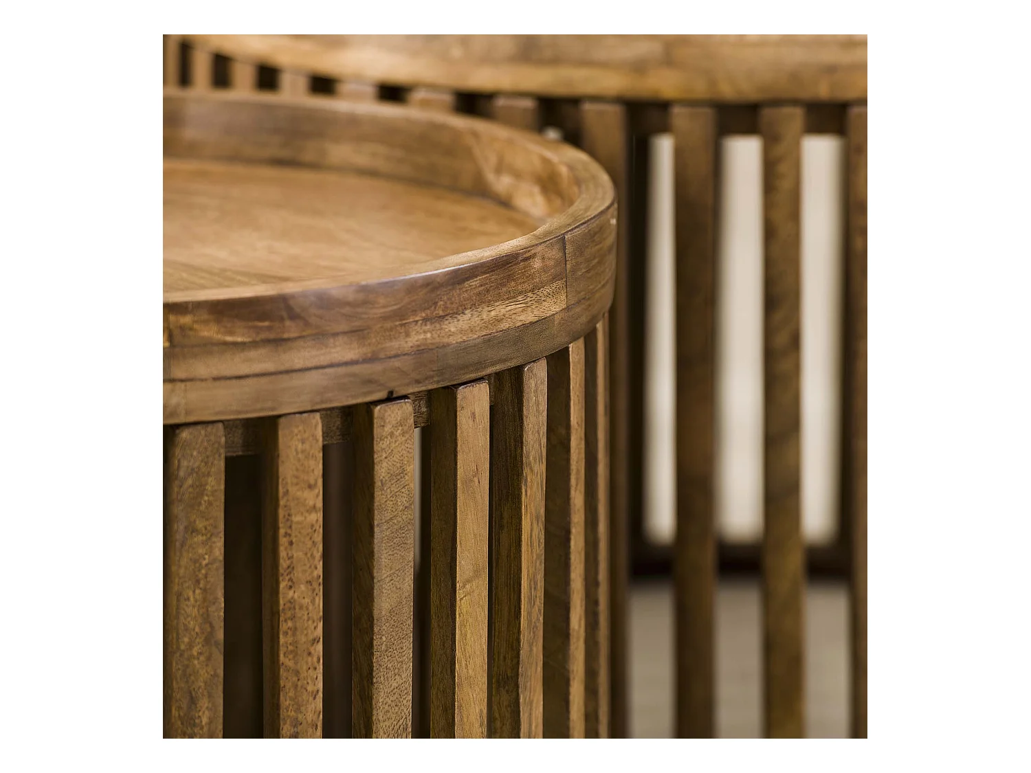 Ensemble de tables basses Tweak - Ø65/Ø50 - Bois de manguier massif - Couleur sable - Style industriel