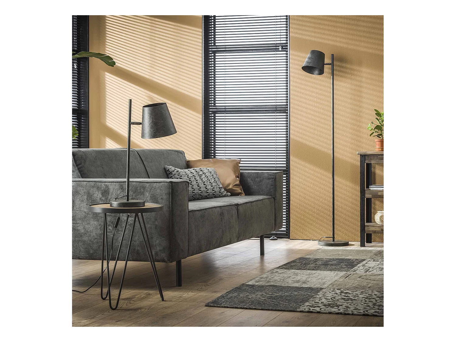 Lampadaire industriel - 1 lampe - Abat-jour réglable en métal