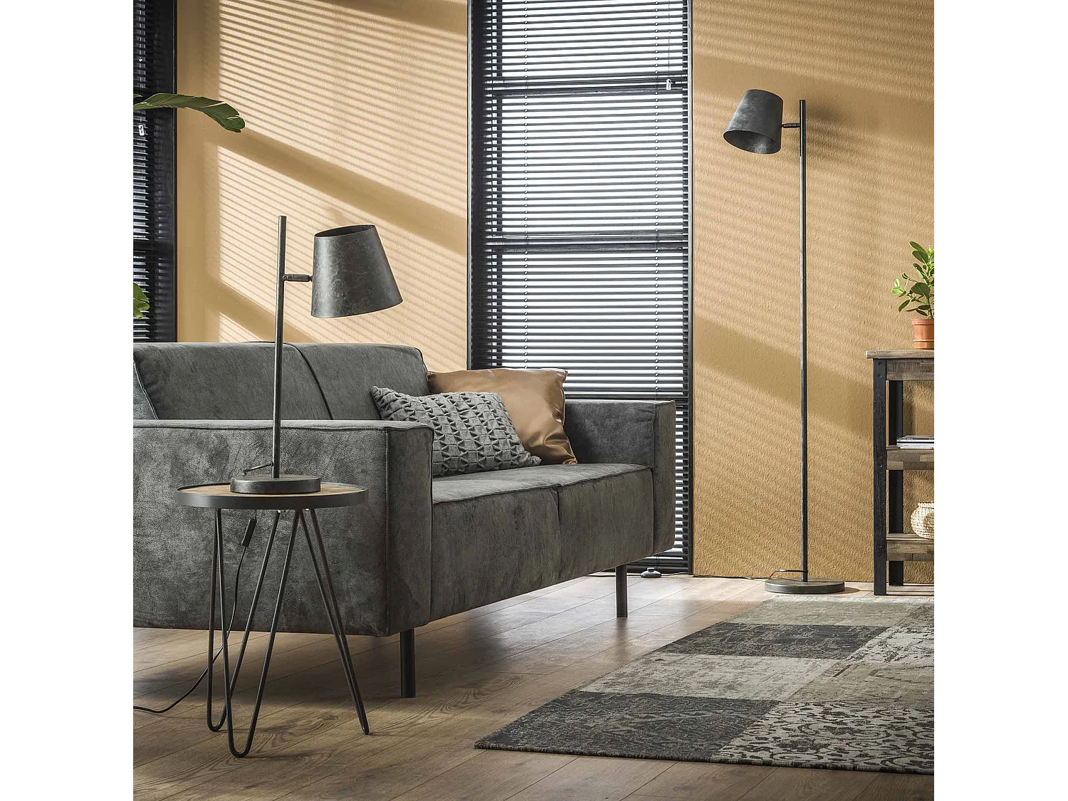 Lampadaire industriel - 1 lampe - Abat-jour réglable en métal