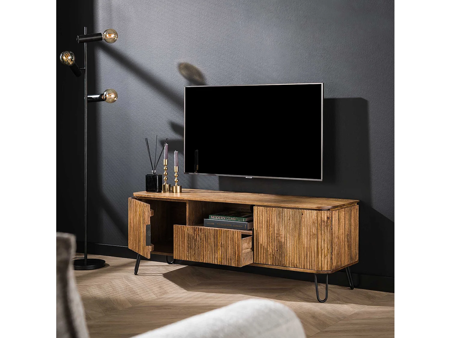 TV-meubel Wave 135cm - Mangohout - Zandkleur