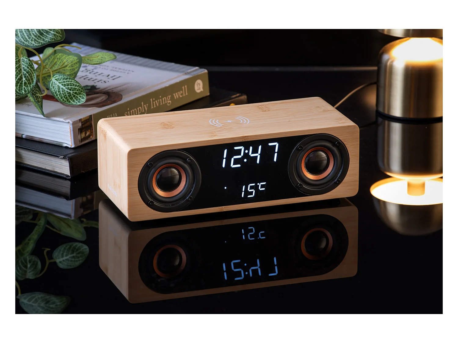 Réveil classique avec haut-parleur Bluetooth et chargeur de téléphone - Bambou