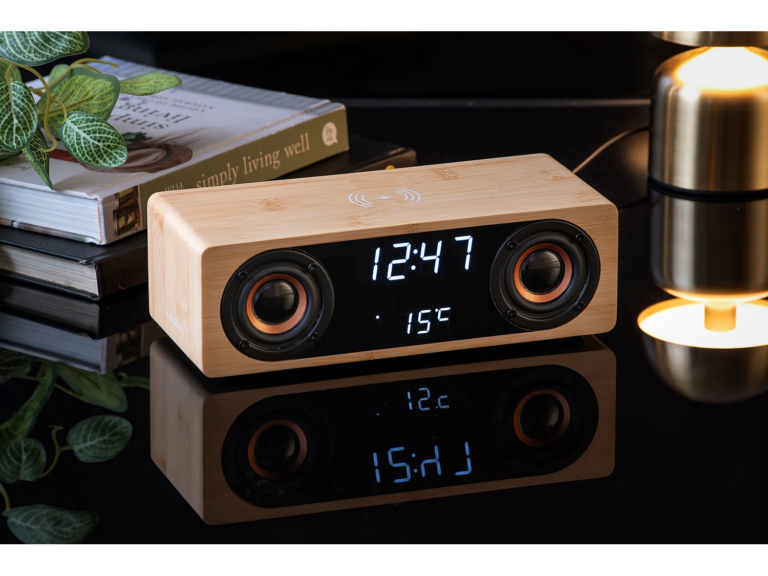 Réveil classique avec haut-parleur Bluetooth et chargeur de téléphone - Bambou