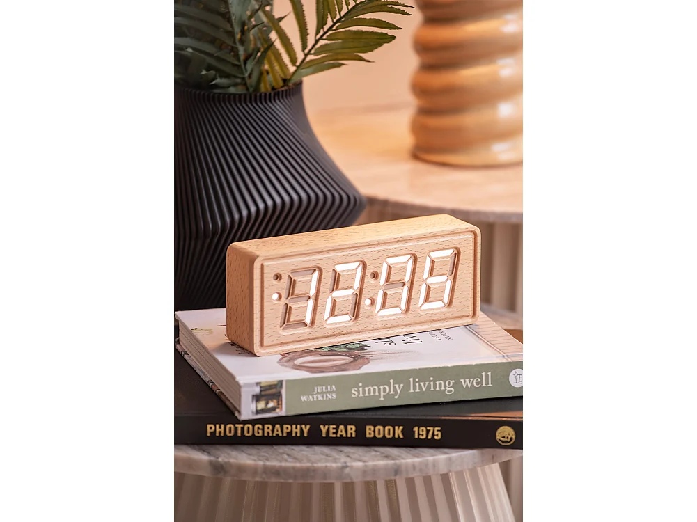 Réveil en bois massif gravé - Bois clair