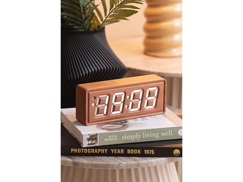 Réveil en bois massif gravé - Bois foncé