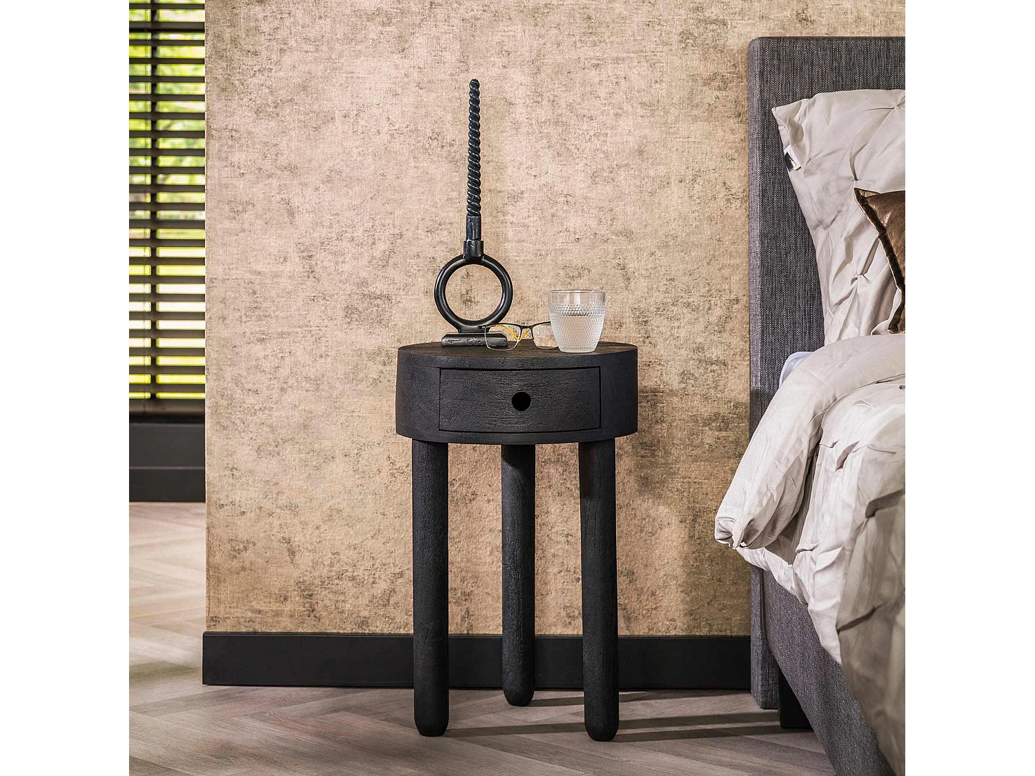 Mesita de noche redonda de 1 litro, madera maciza de acacia negra.