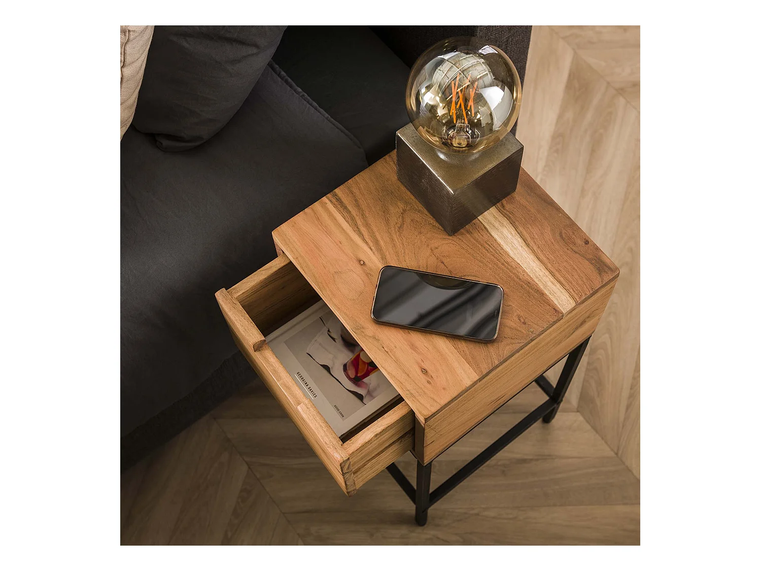 Table de chevet XS plate / Acacia massif naturel