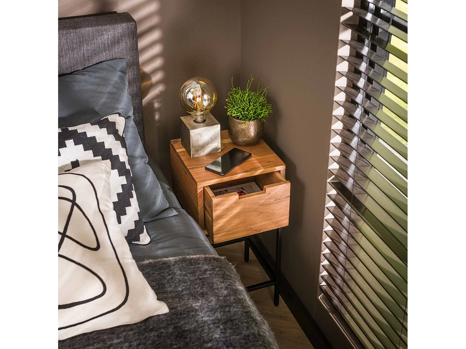 Nachtkastje XS flat / Massief acacia naturel