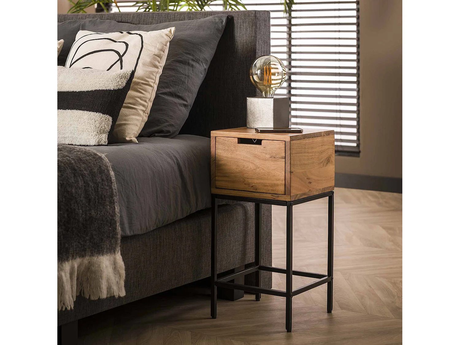 Nachtkastje XS flat / Massief acacia naturel