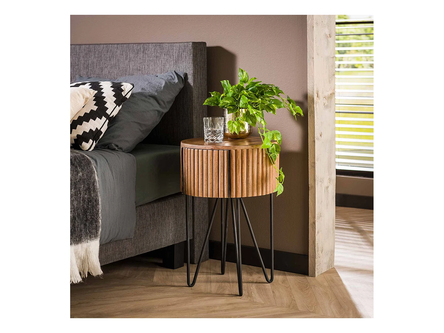 Table de chevet 1L tweak ronde / Couleur sable mangue unie