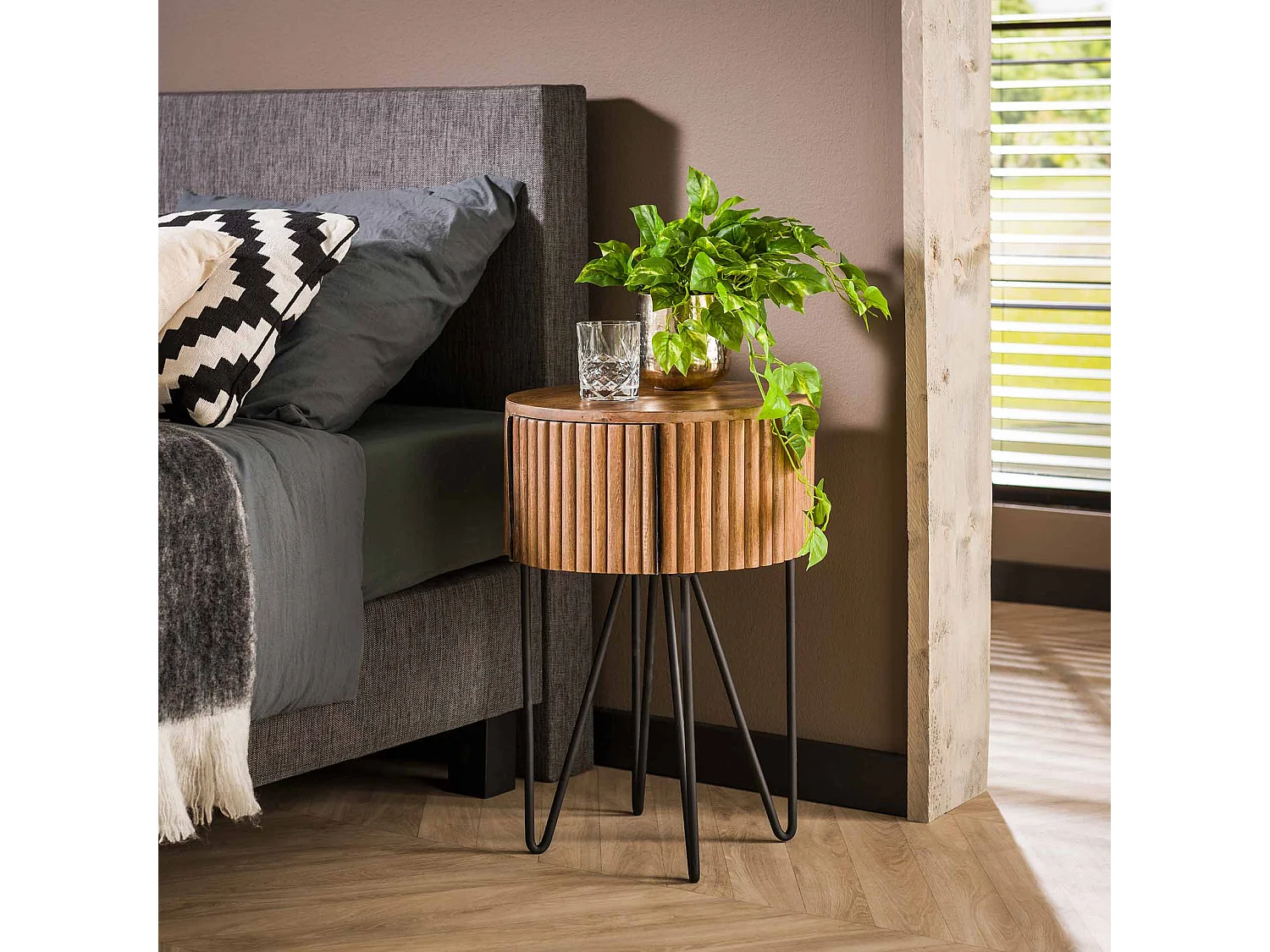 Table de chevet 1L tweak ronde / Couleur sable mangue unie