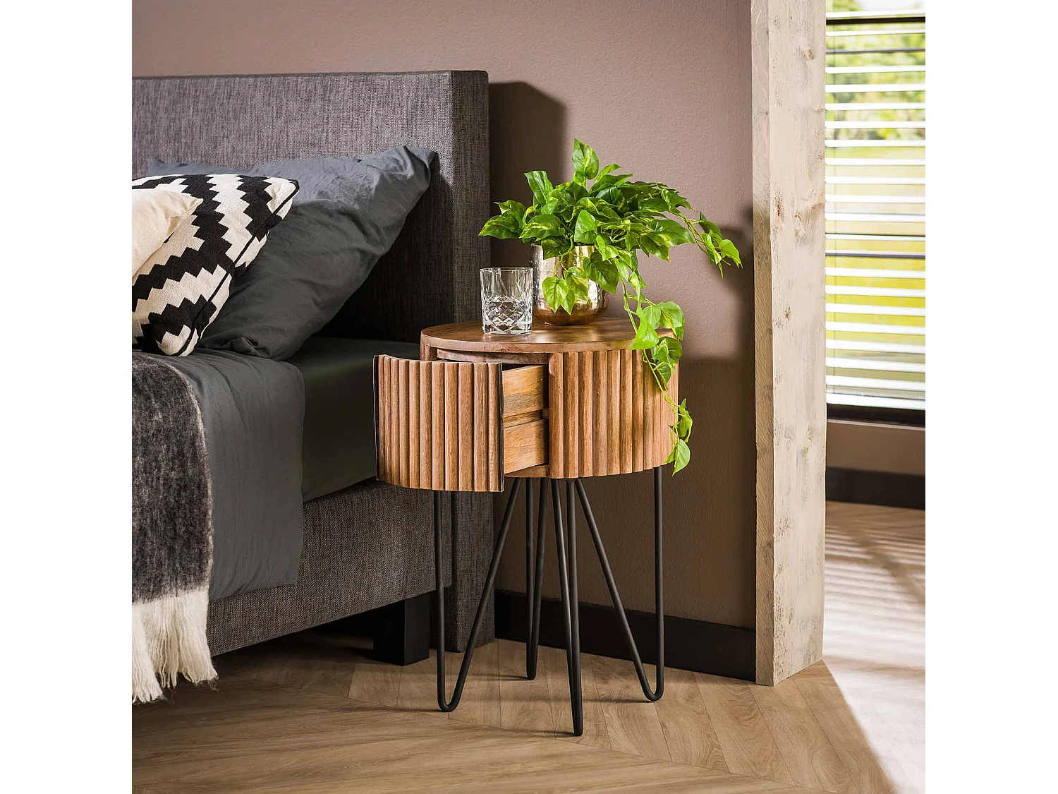 Table de chevet 1L tweak ronde / Couleur sable mangue unie