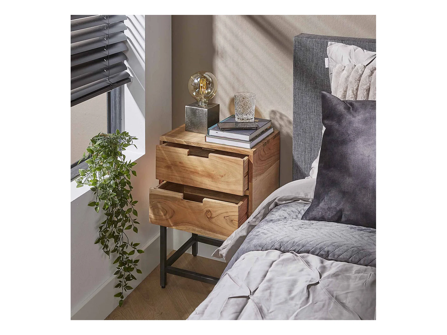 Table de chevet Flat - 2 tiroirs - Bois d'acacia massif