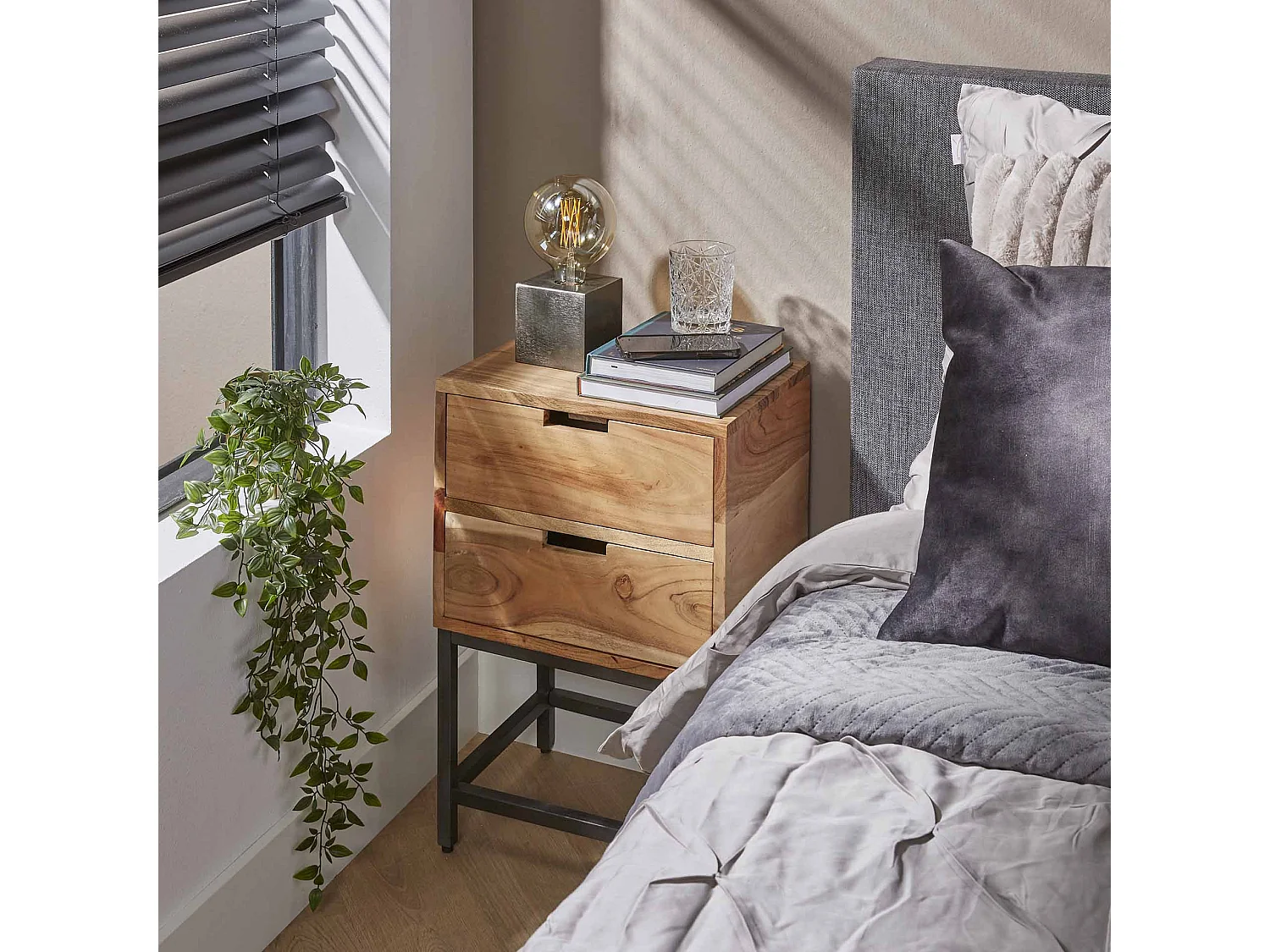 Table de chevet Flat - 2 tiroirs - Bois d'acacia massif