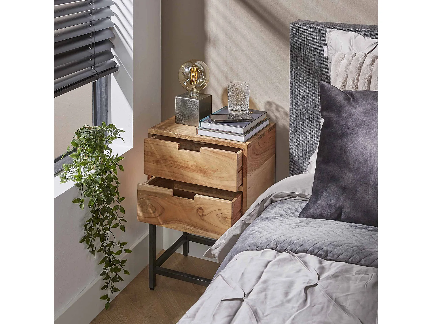 Table de chevet Flat - 2 tiroirs - Bois d'acacia massif