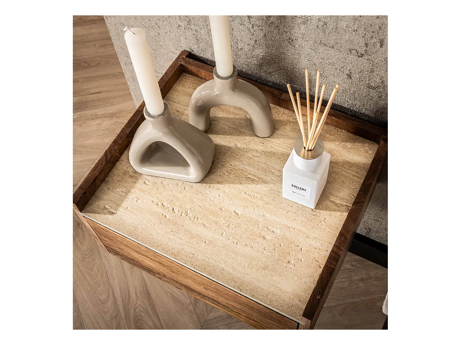 Table de chevet suspendue Nuovo Travertine - Mangue massif couleur sable